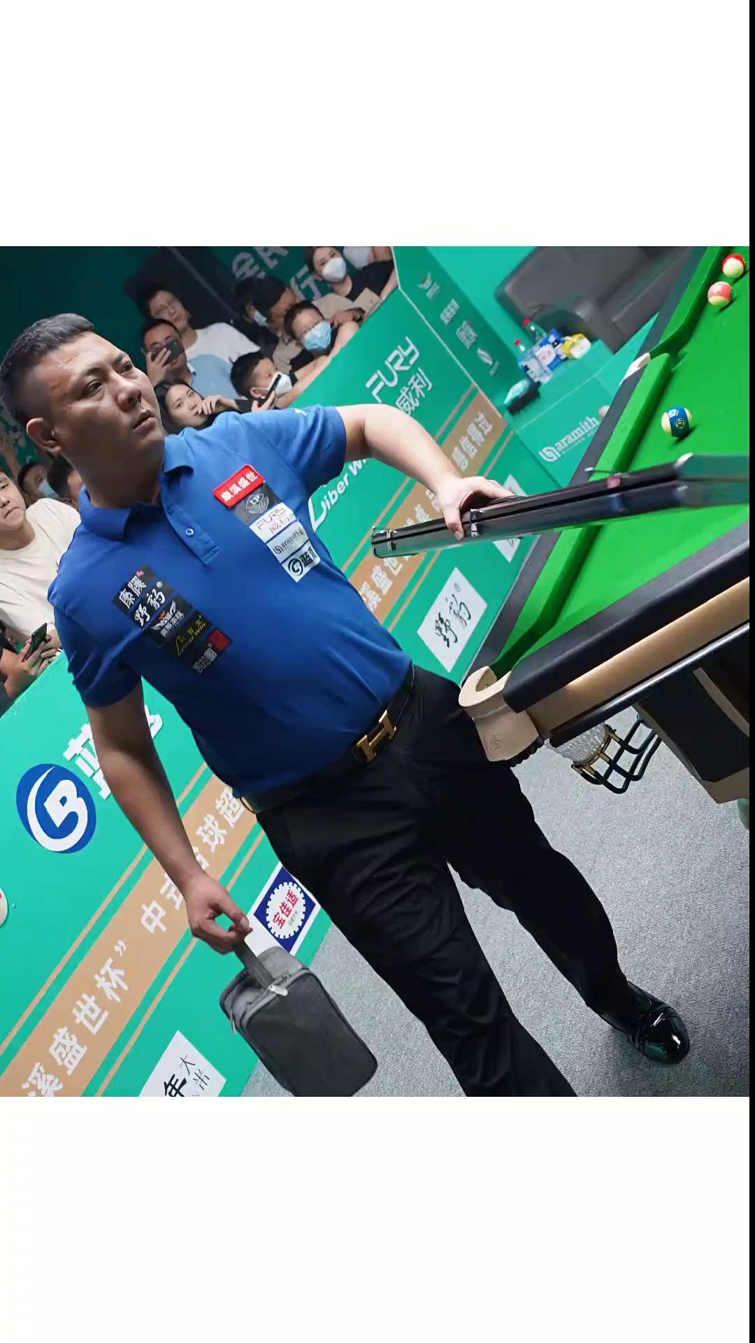 在整个足球 在整个足球