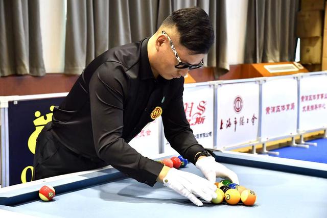 用战术与轮 用战术与轮