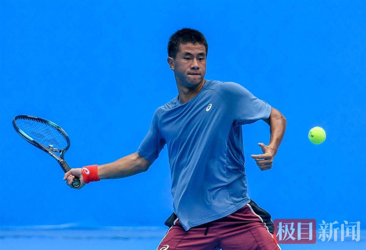 双后腰配置 双后腰配置